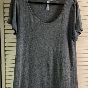 LuLaRoe Large Gray Heathered Classic Tee